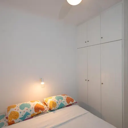 פארק נופש Estia House אורנוס